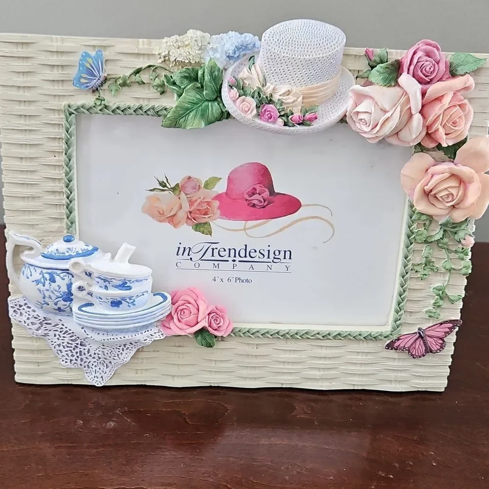 Vintage inTrendesign Company Foral Picture Frame